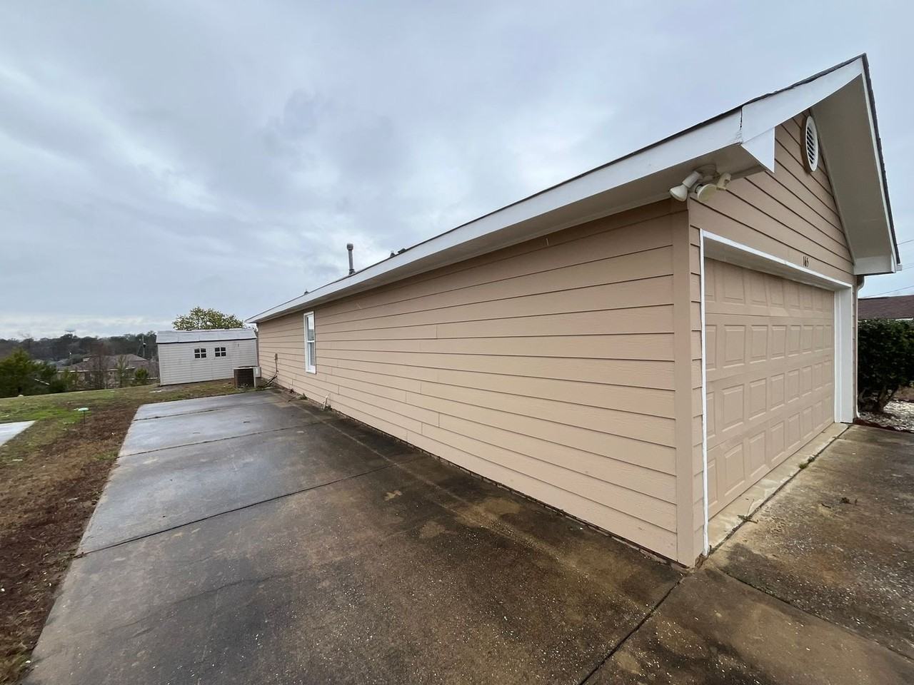 165 Sweetwater Dr - Photo 4 of 28