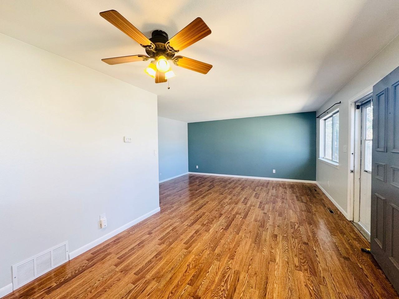 317 Galaxy Way - Photo 3 of 32