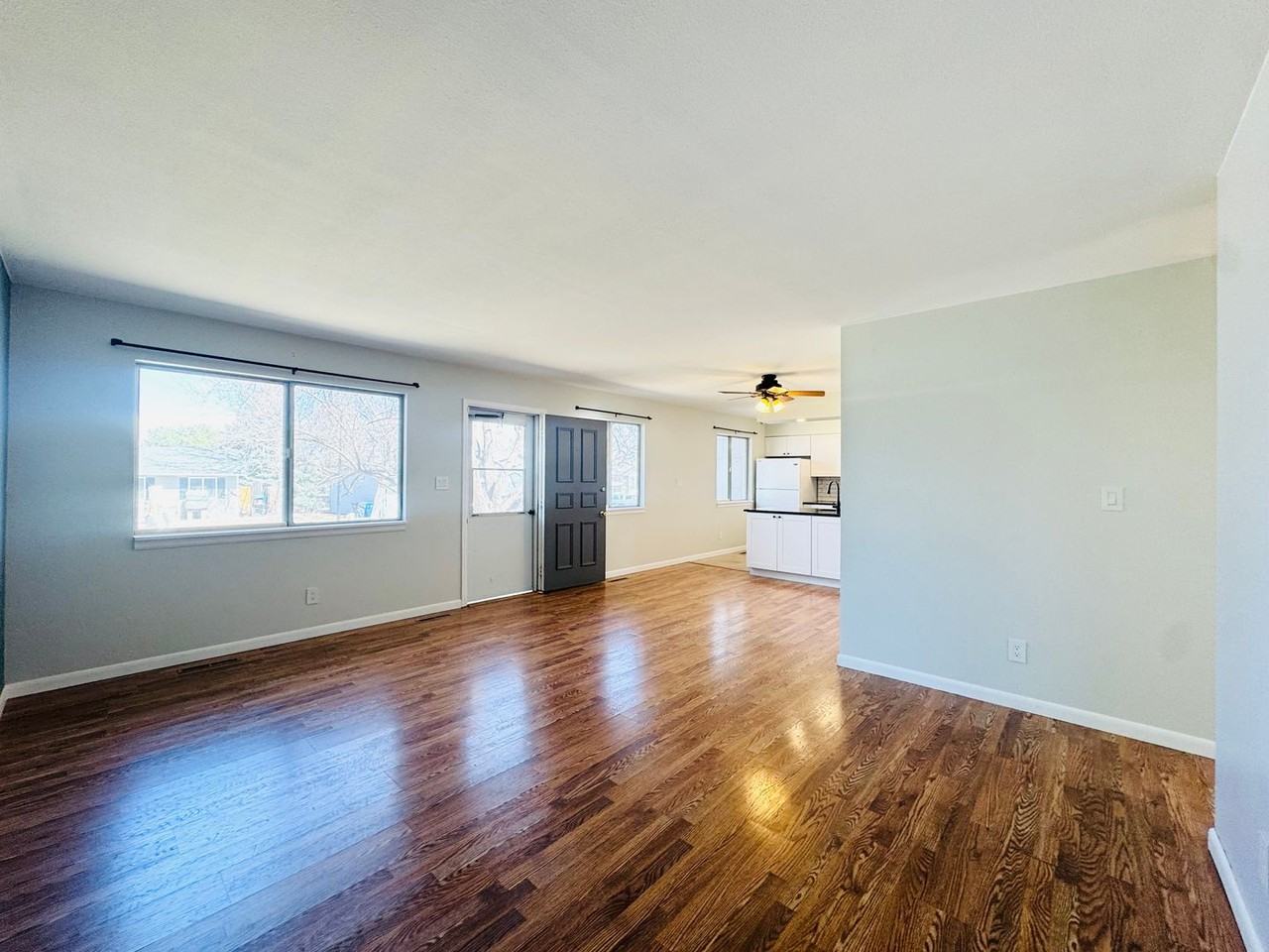 317 Galaxy Way - Photo 4 of 32