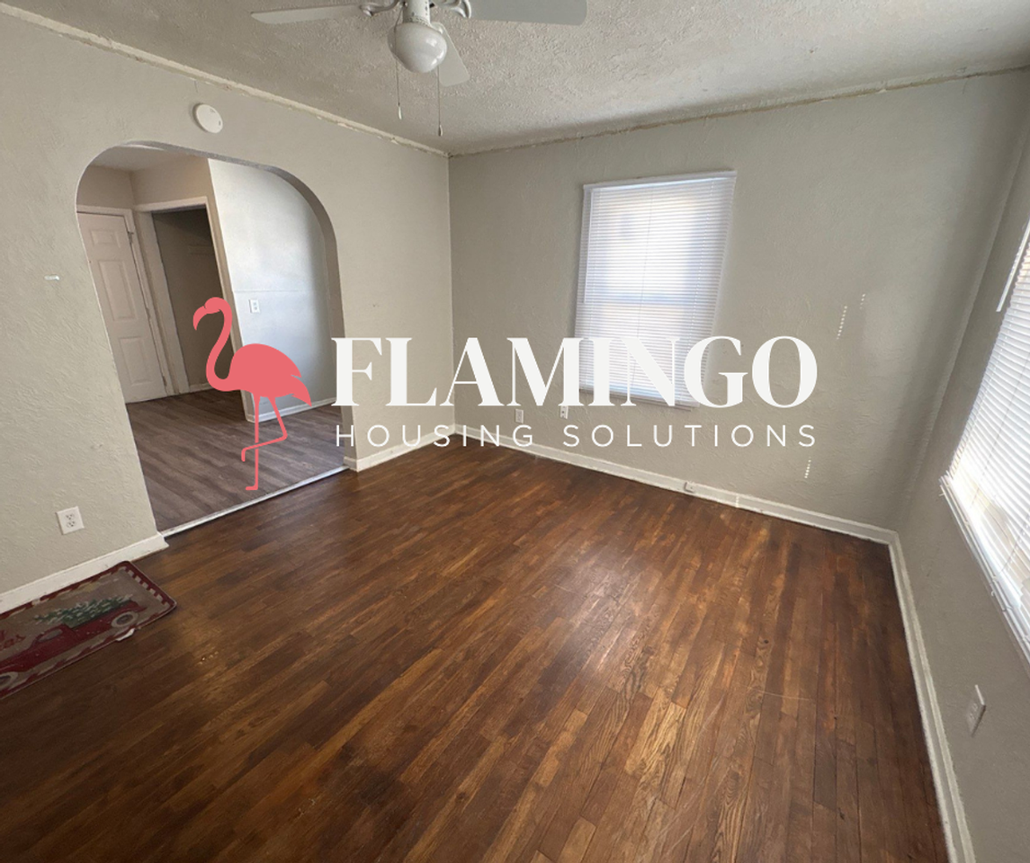 4637 Sylvan Dr - Photo 3 of 12