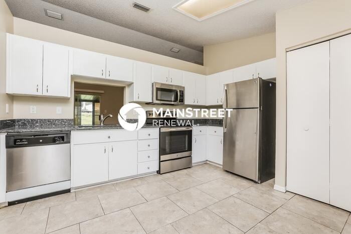 12510 Fade Dr - Photo 5 of 16