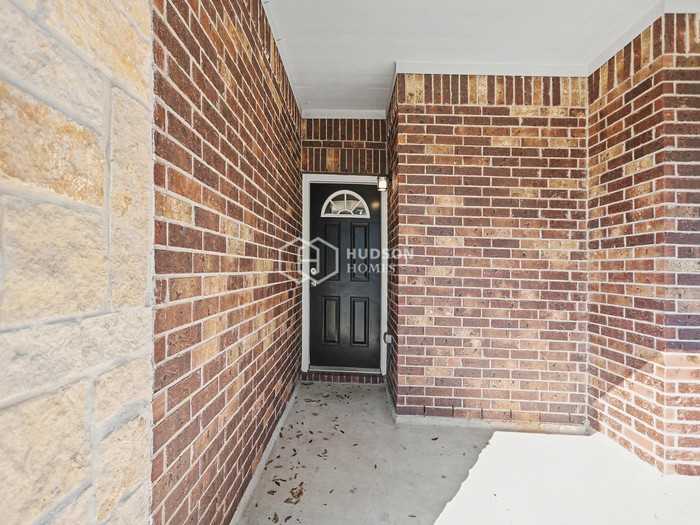 21554 Alexa Forest Dr - Photo 2 of 23