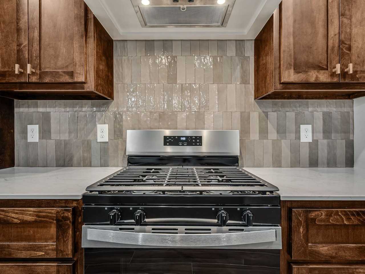 807 Azalea Farms Rd - Photo 3 of 36