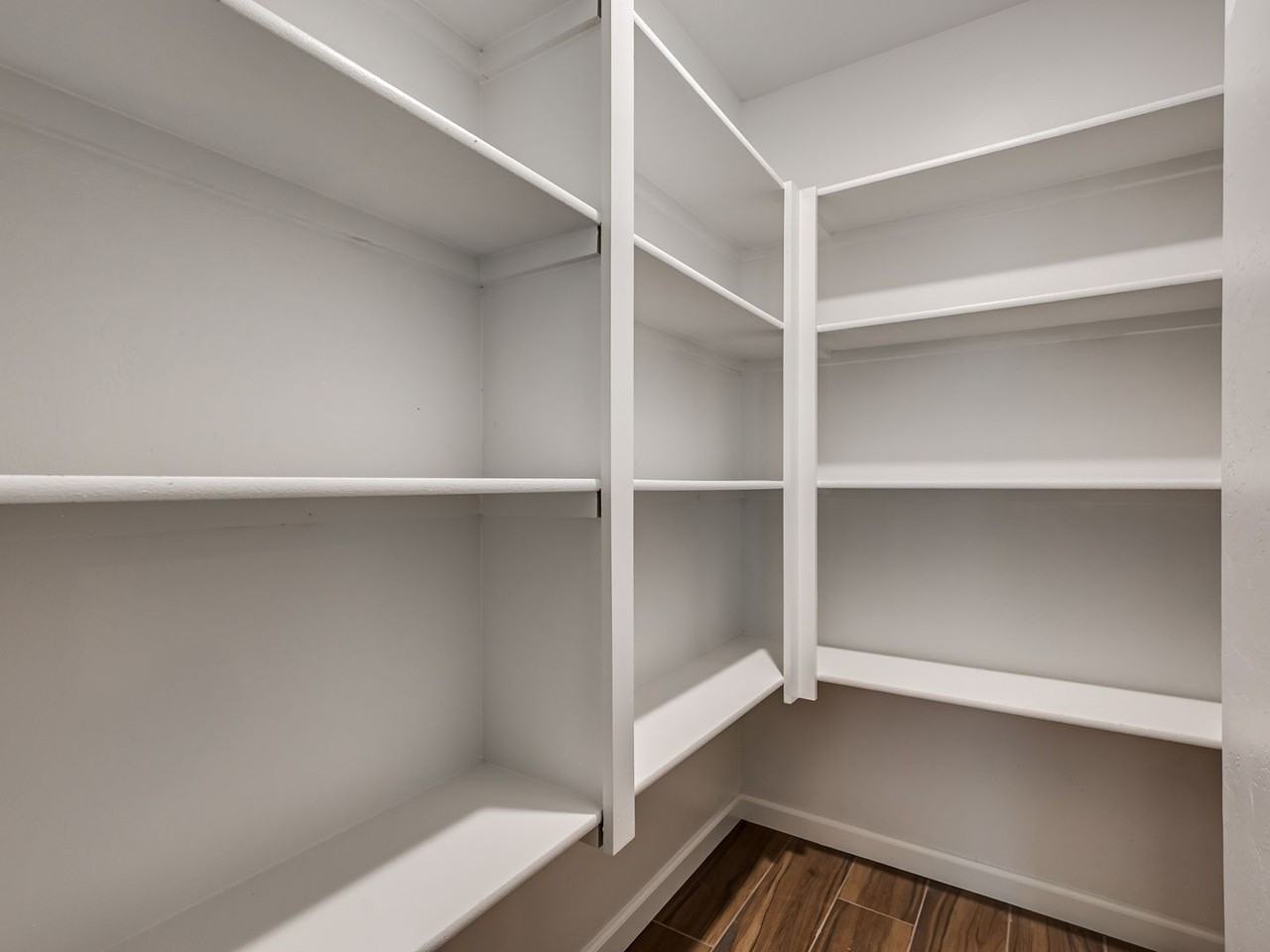 807 Azalea Farms Rd - Photo 6 of 36