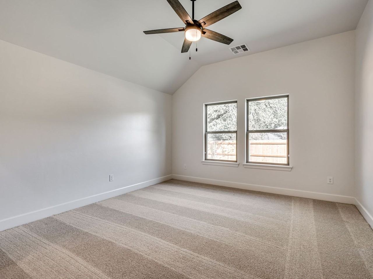 807 Azalea Farms Rd - Photo 7 of 36