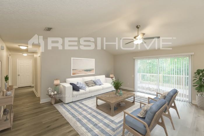 5255 Shore Dr - Photo 6 of 17