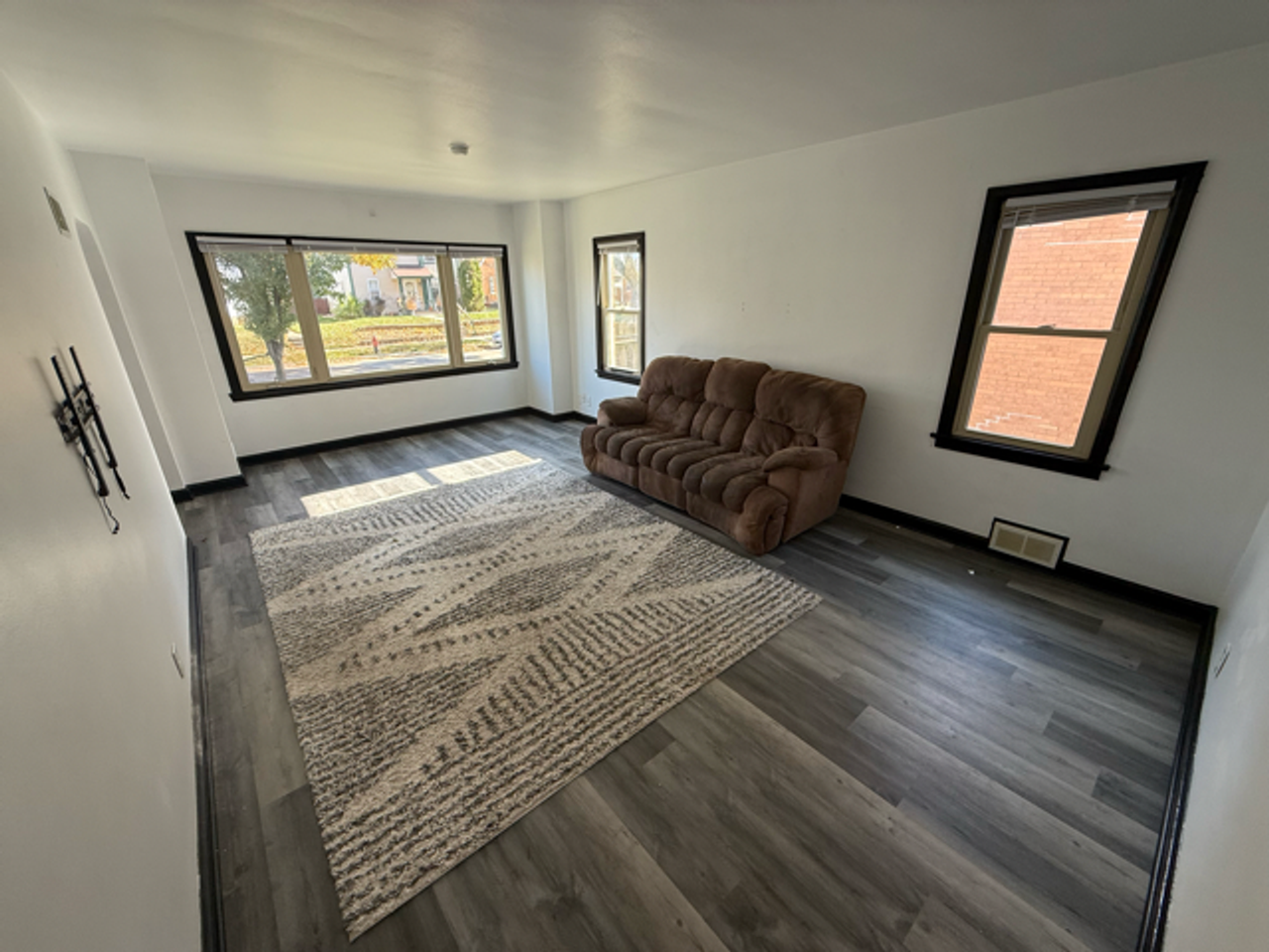 3537 S 15th St - Photo 2 of 17