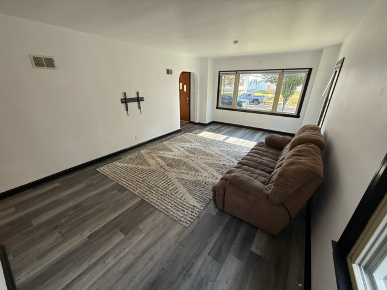 3537 S 15th St - Photo 3 of 17