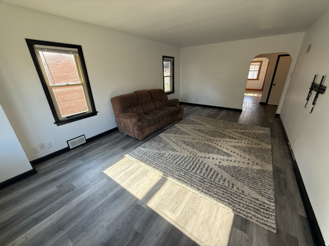 3537 S 15th St - Photo 4 of 17