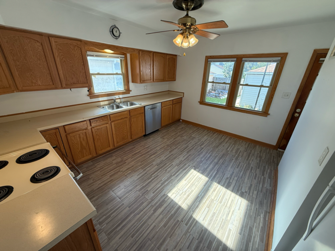 3537 S 15th St - Photo 5 of 17