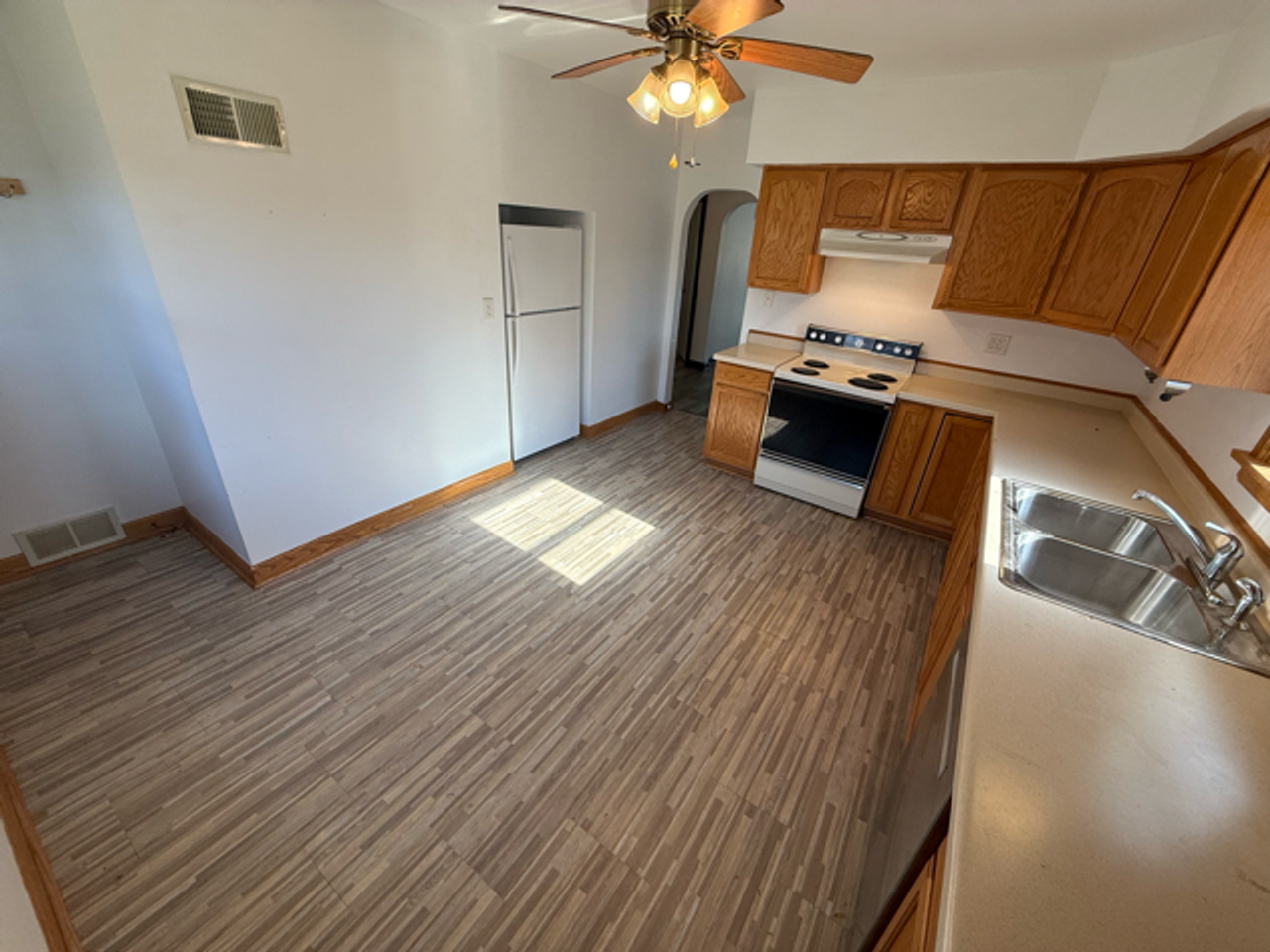 3537 S 15th St - Photo 6 of 17