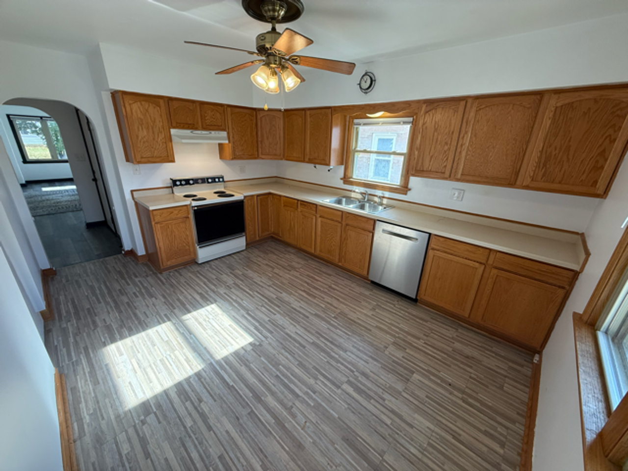 3537 S 15th St - Photo 7 of 17