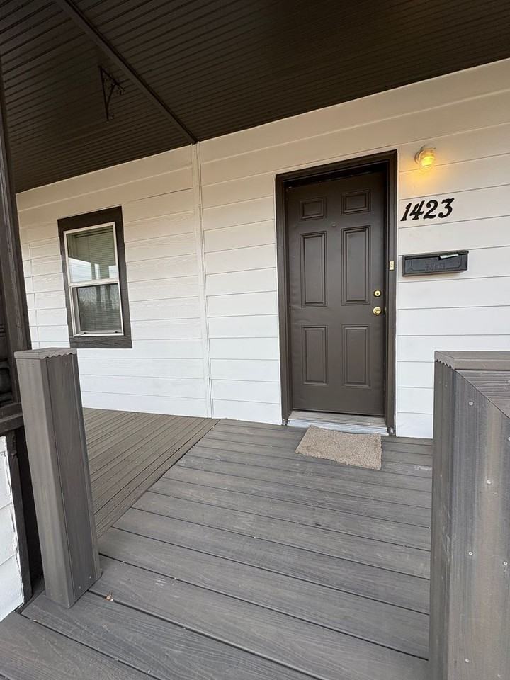 1423 10th Ave - Photo 2 of 18