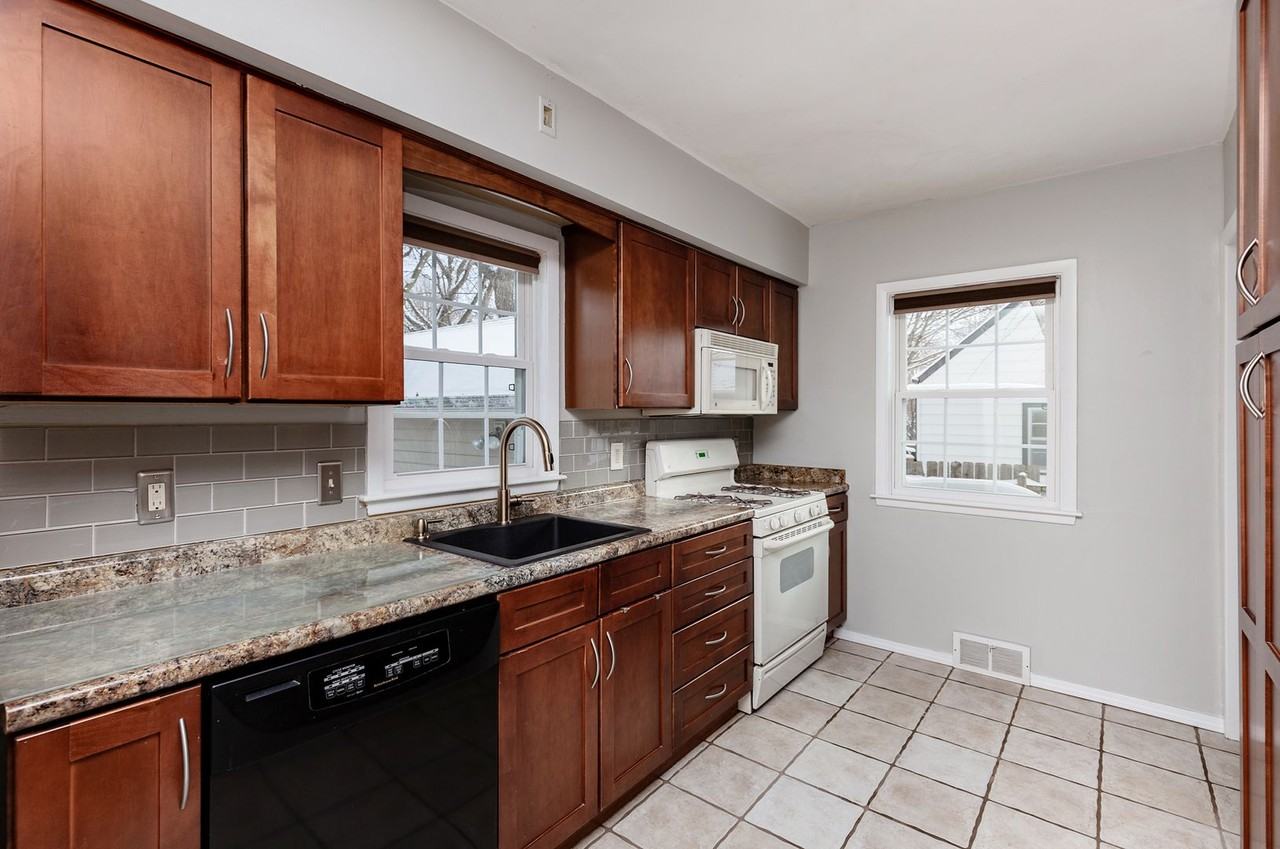 3109 Holcomb Ave - Photo 7 of 20