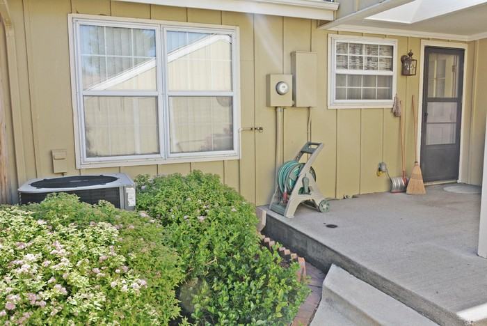 7505 W Yale Ave - Photo 3 of 14