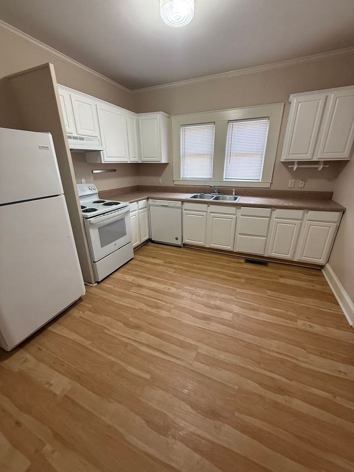 1314 Uwharrie St - Photo 6 of 7