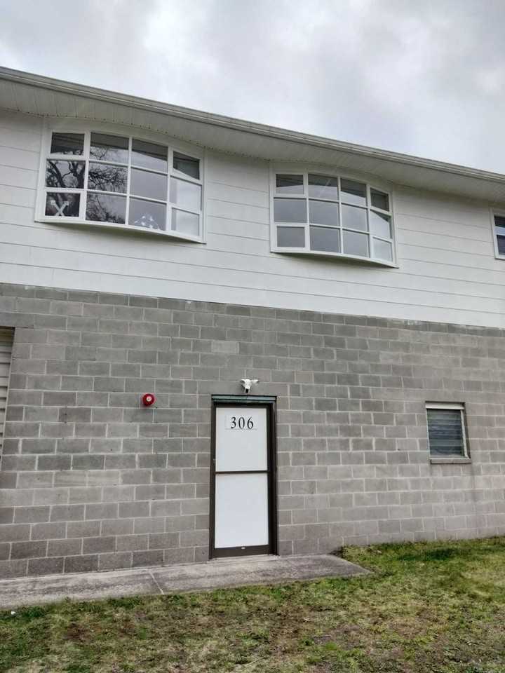 306 Fulling Mill Rd - Photo 4 of 13