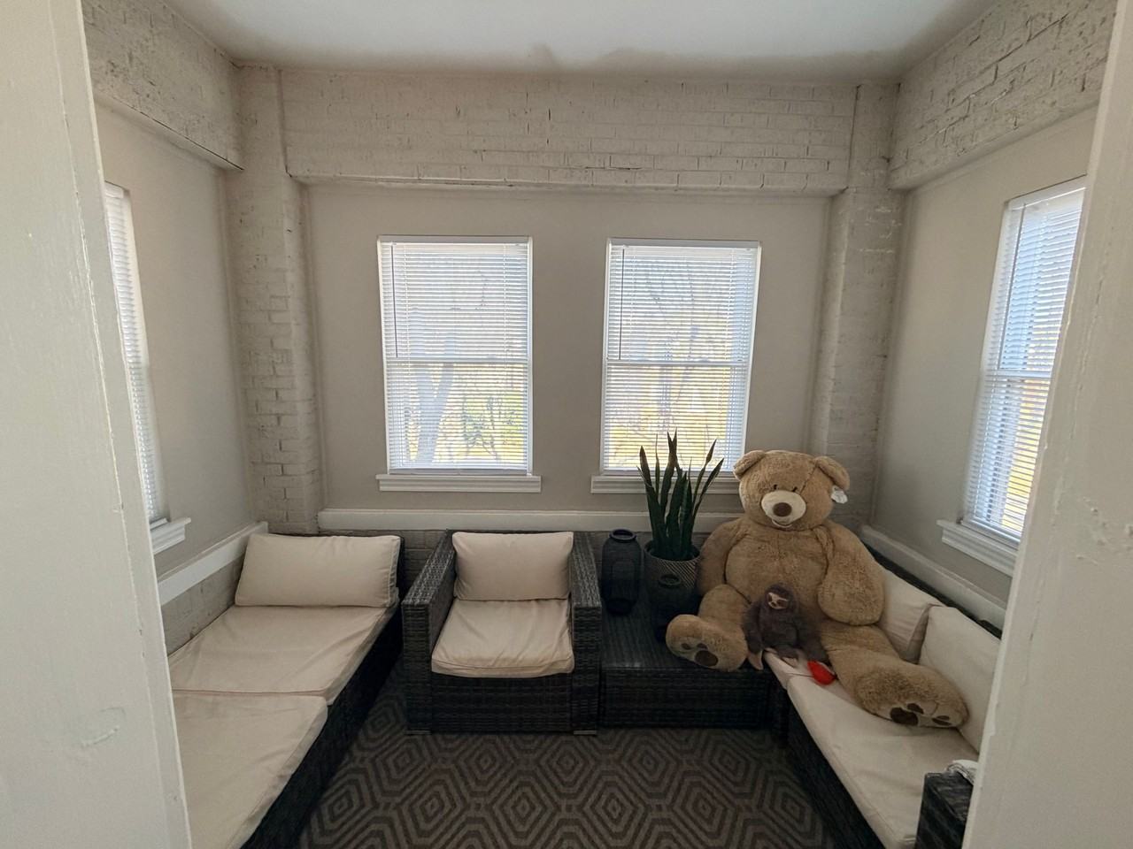 4255 Lockwood Apartments - Photo 7 of 13