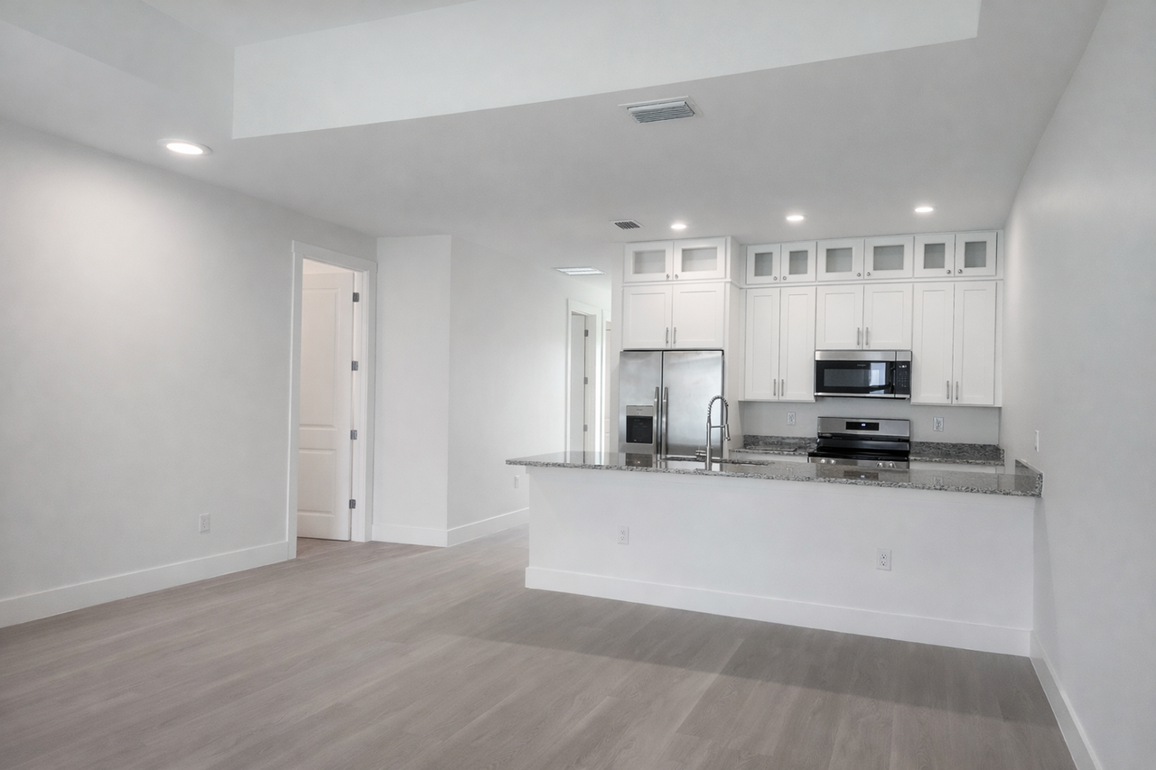 168 Madrid Blvd - Photo 4 of 23