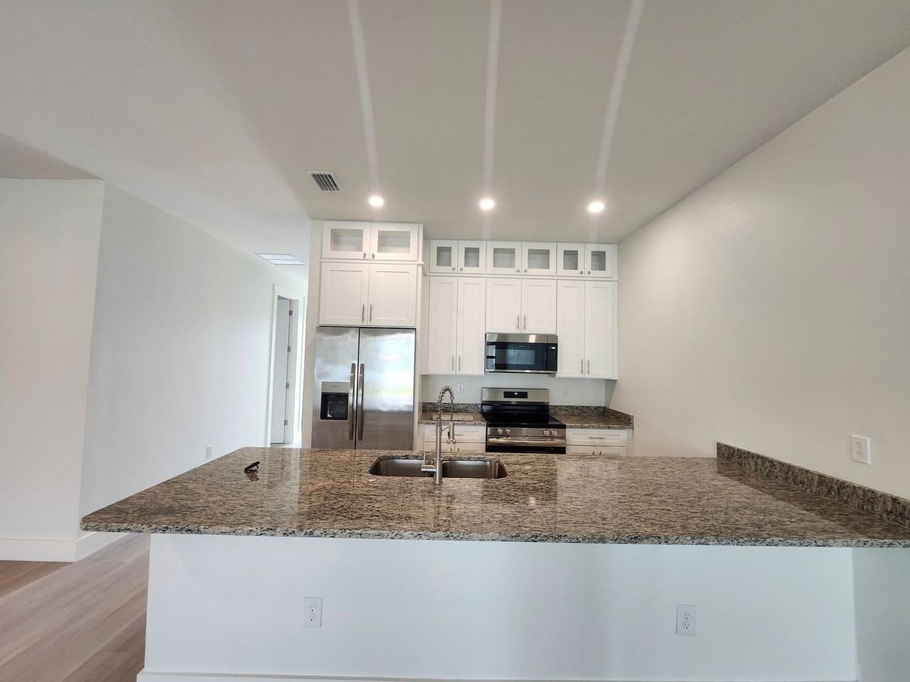 168 Madrid Blvd - Photo 5 of 23