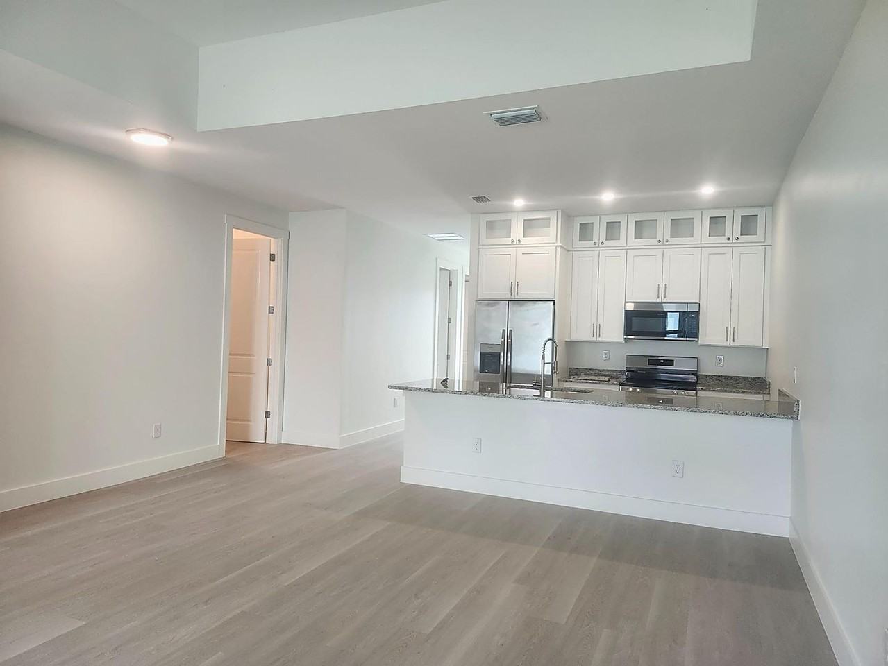 168 Madrid Blvd - Photo 7 of 23