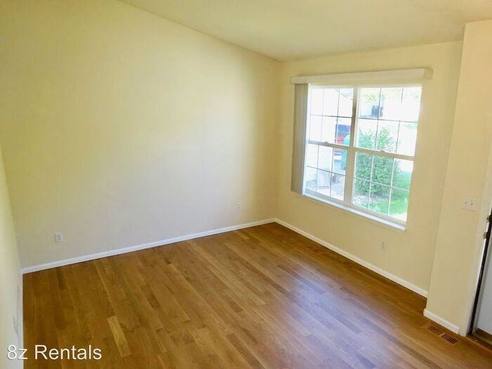 6346 Wolff St - Photo 7 of 26