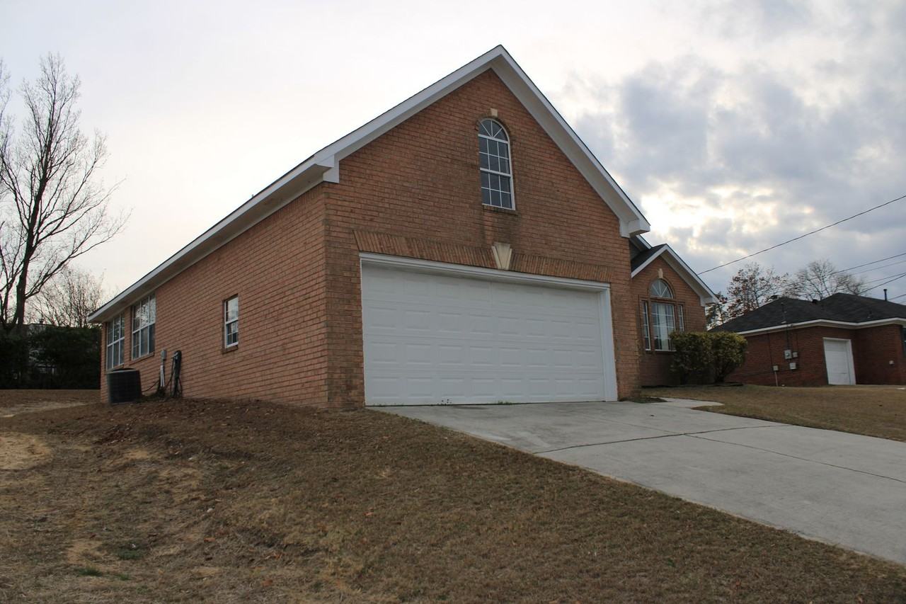 3608 Richdale Dr - Photo 3 of 50