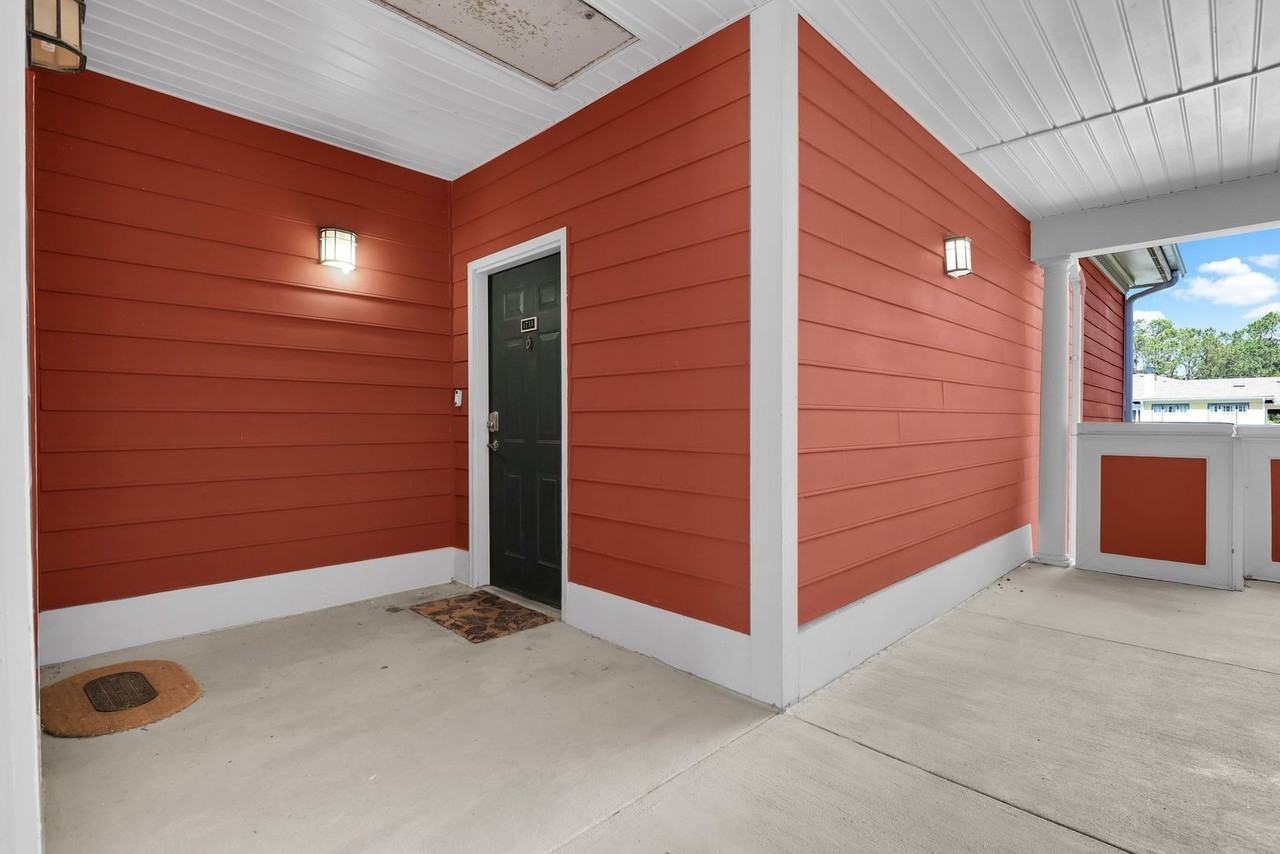 1733 Whitemarsh Way - Photo 3 of 34