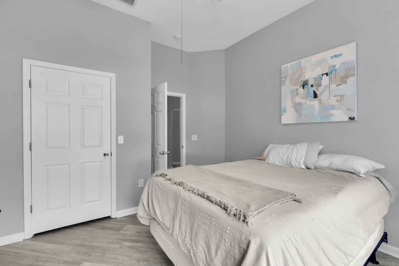 1733 Whitemarsh Way - Photo 6 of 34