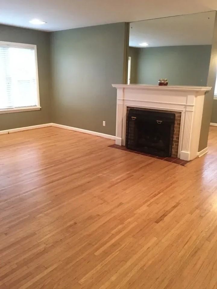 1041 E Linwood Ter - Photo 3 of 9