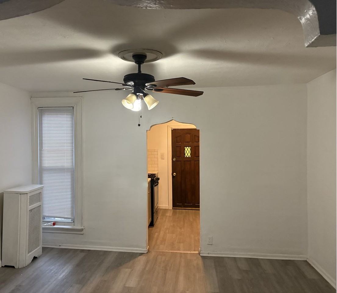 6380 Marsden St - Photo 4 of 9