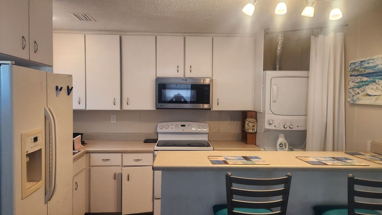 3 Byron Ellinor Dr - Photo 3 of 9