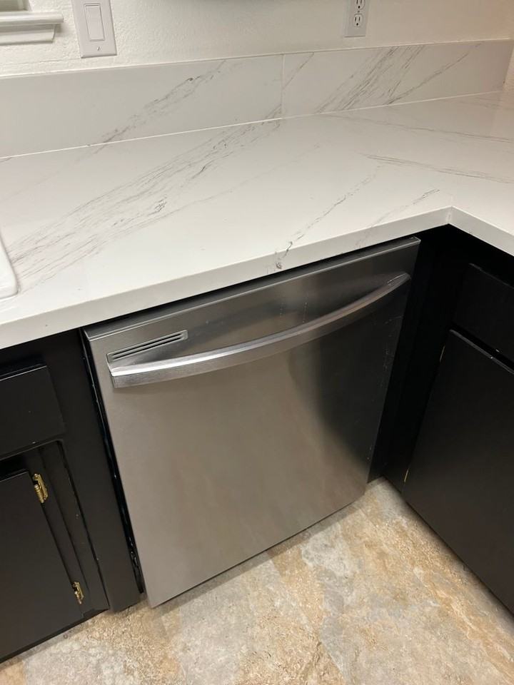 4038 Grover Ct - Photo 3 of 20