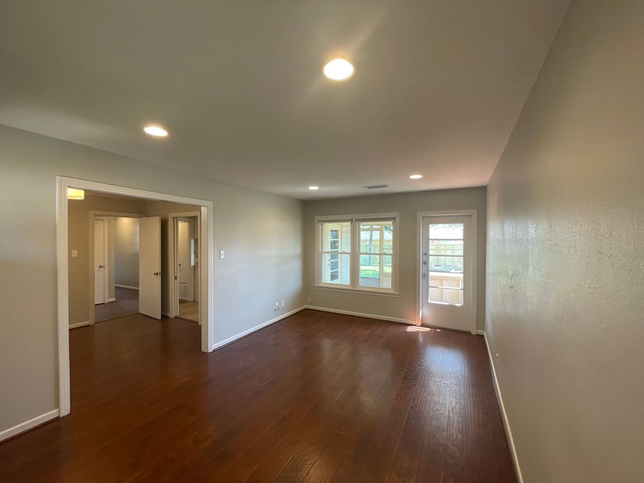 501 Pennington Dr - Photo 3 of 22