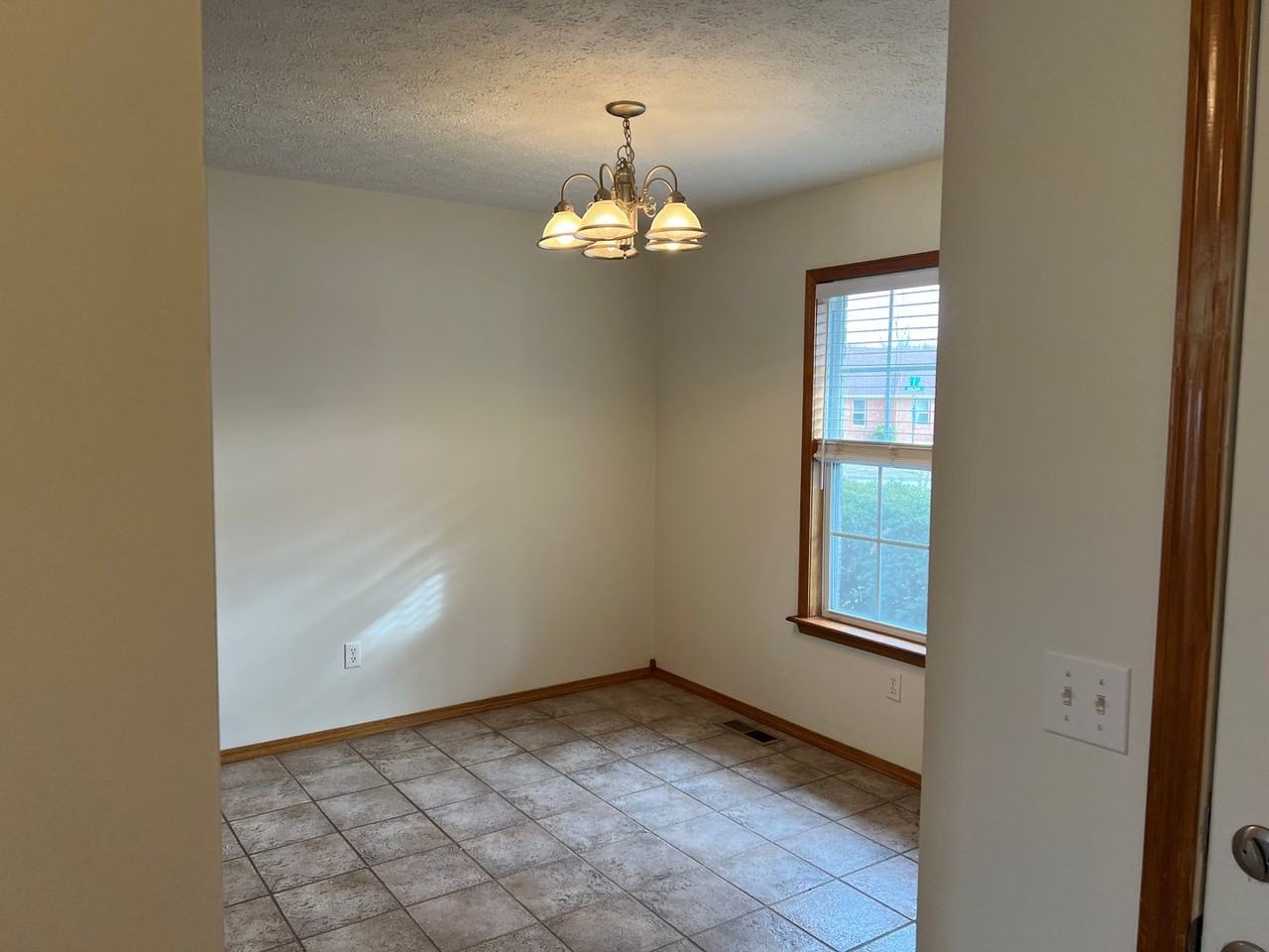 6007 N 10th Ave - Photo 4 of 14