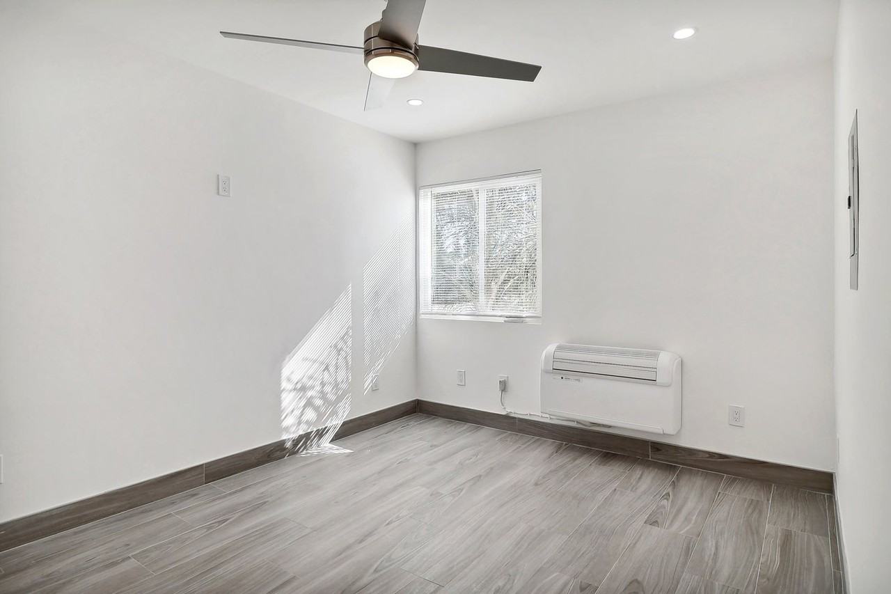 Palm Terrace Apartments - Photo 4 of 50