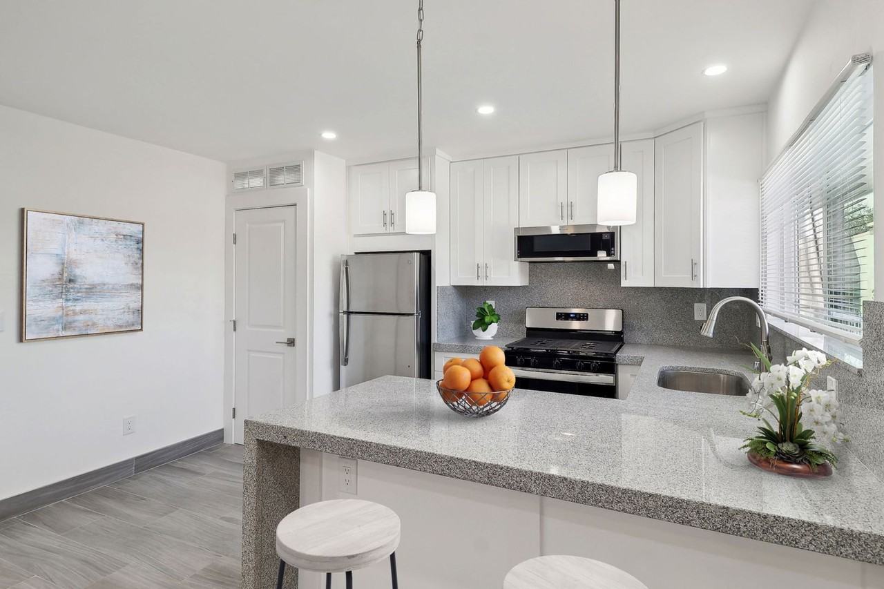 Palm Terrace Apartments - Photo 5 of 26