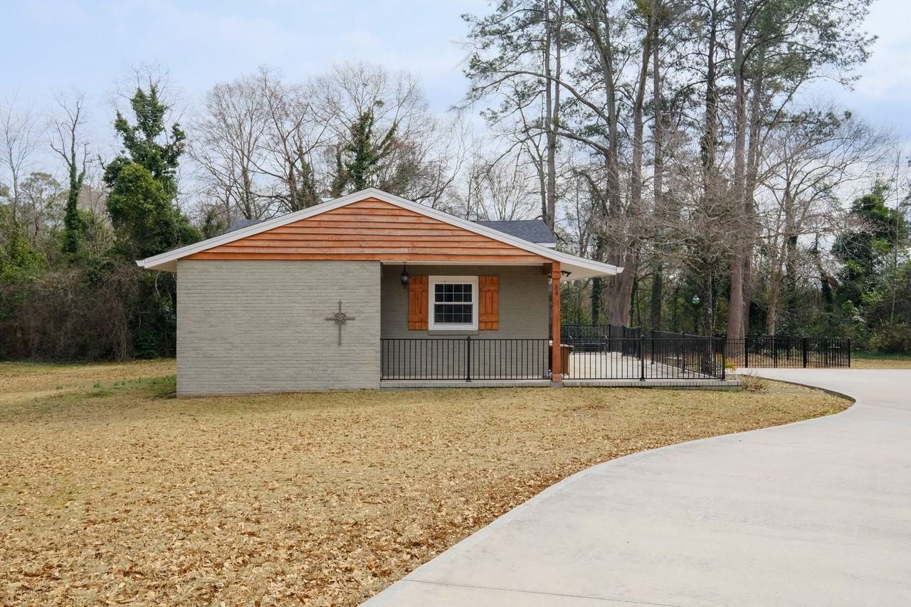 54 Whitehead Dr - Photo 3 of 27