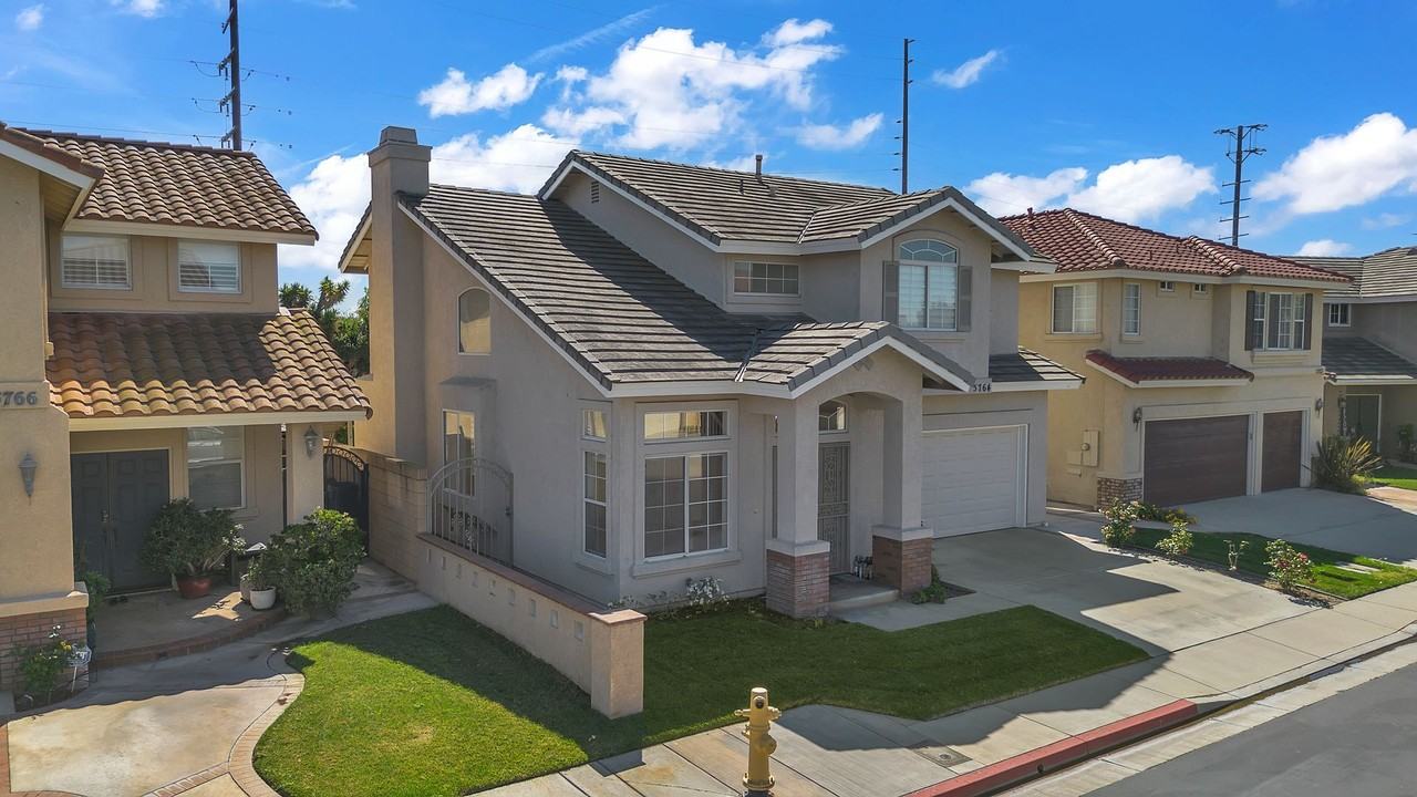 5764 Kylie Ave - Photo 2 of 30