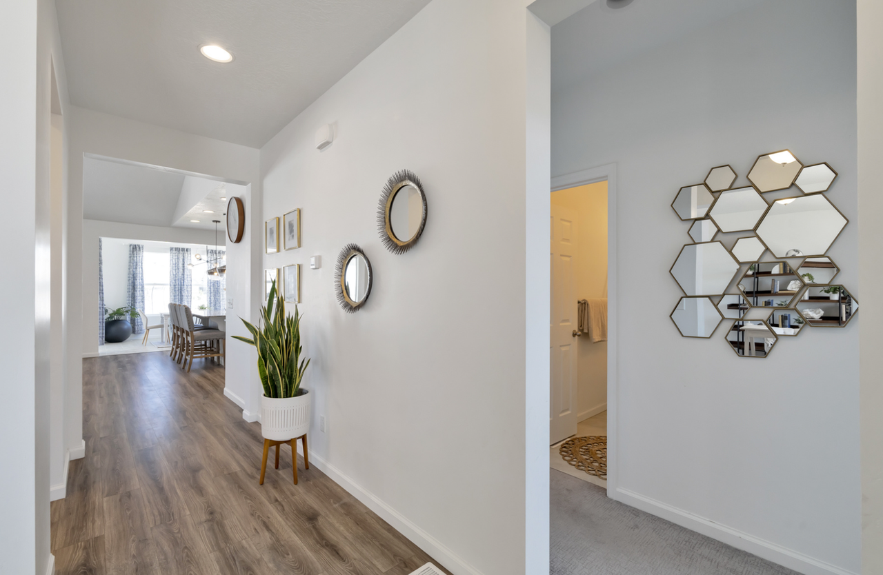 2872 W Jordan View Ln - Photo 5 of 37