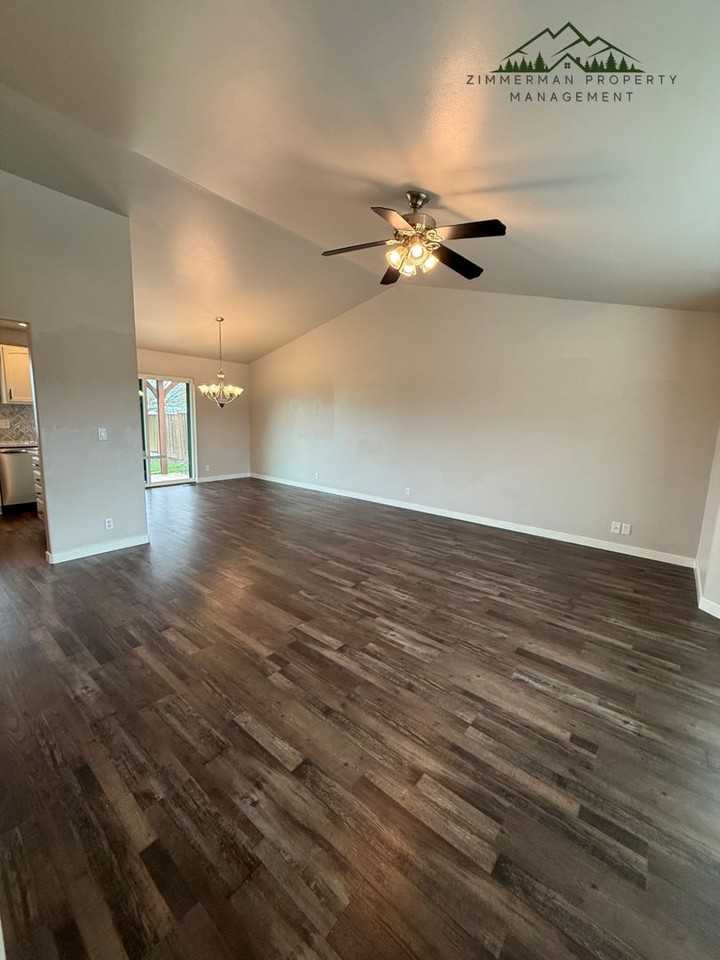 450 Emily Ln - Photo 2 of 20