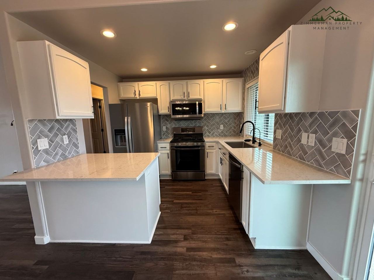 450 Emily Ln - Photo 5 of 20