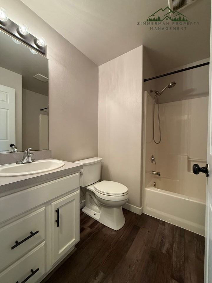 450 Emily Ln - Photo 7 of 20