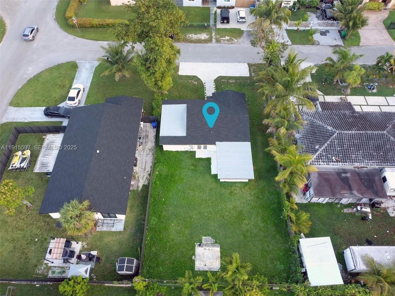 216 Ne 160th St - Photo 4 of 32