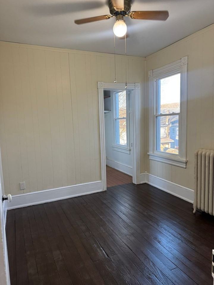 231 Coal St - Photo 7 of 13