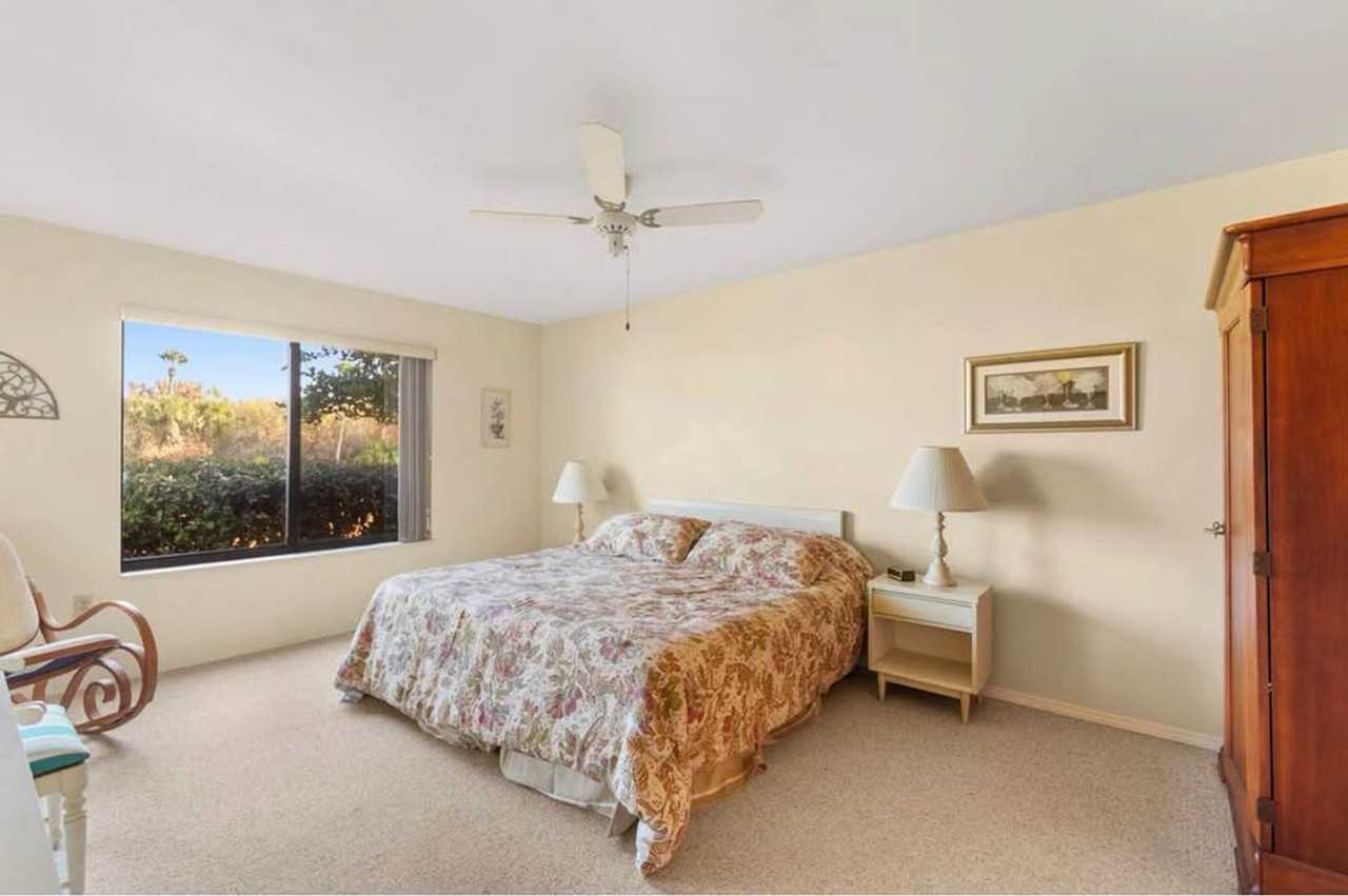 5790 Marina Dr - Photo 7 of 12