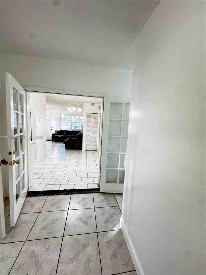 11852 Sw 202nd St - Photo 2 of 13