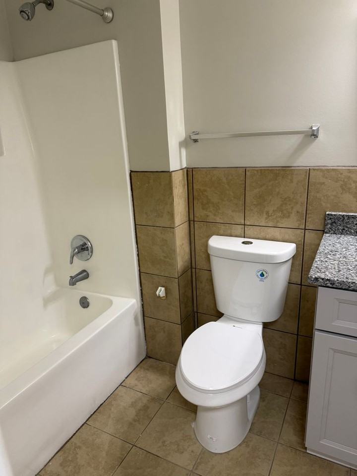 705 Borders Ter - Photo 3 of 12