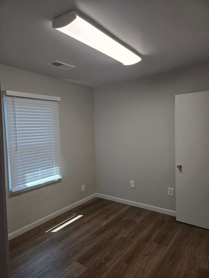 6871 Raleigh Lagrange Rd - Photo 7 of 12