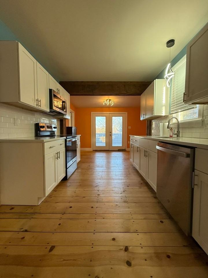 960 Maple St - Photo 5 of 32